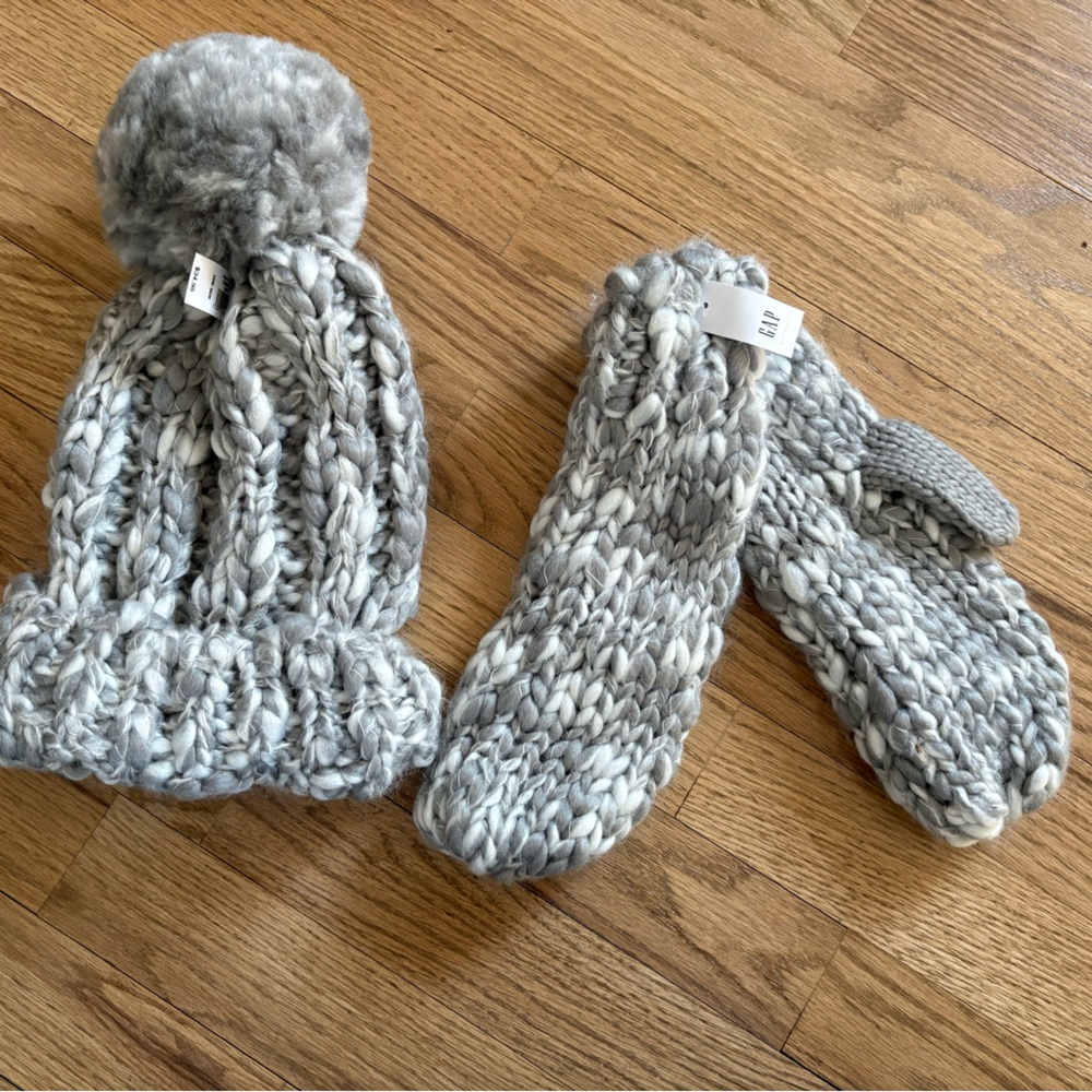 GAP Soft Chunky Knit Hat & Mittens